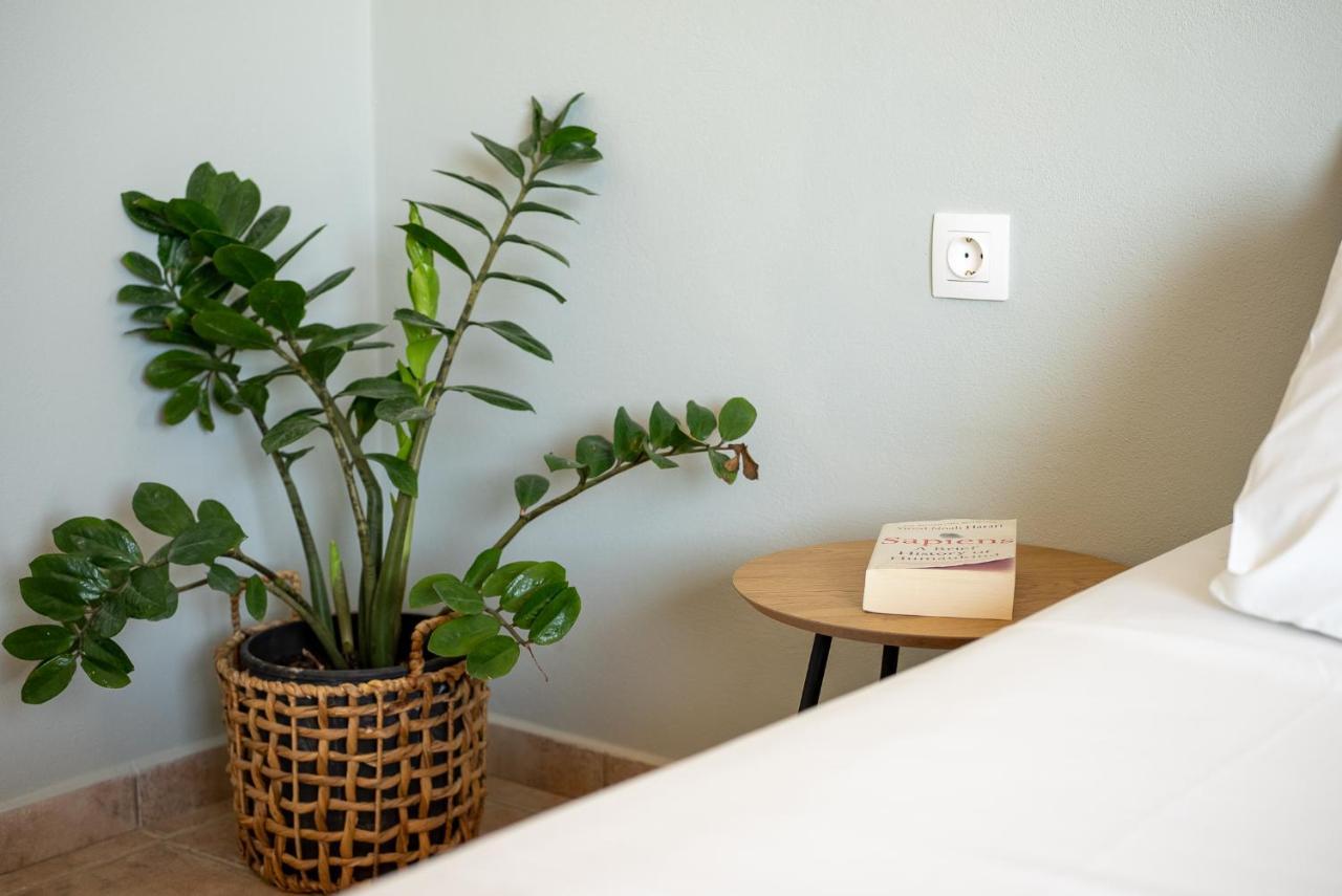 Serenity Hideaway Palaiochora Ngoại thất bức ảnh