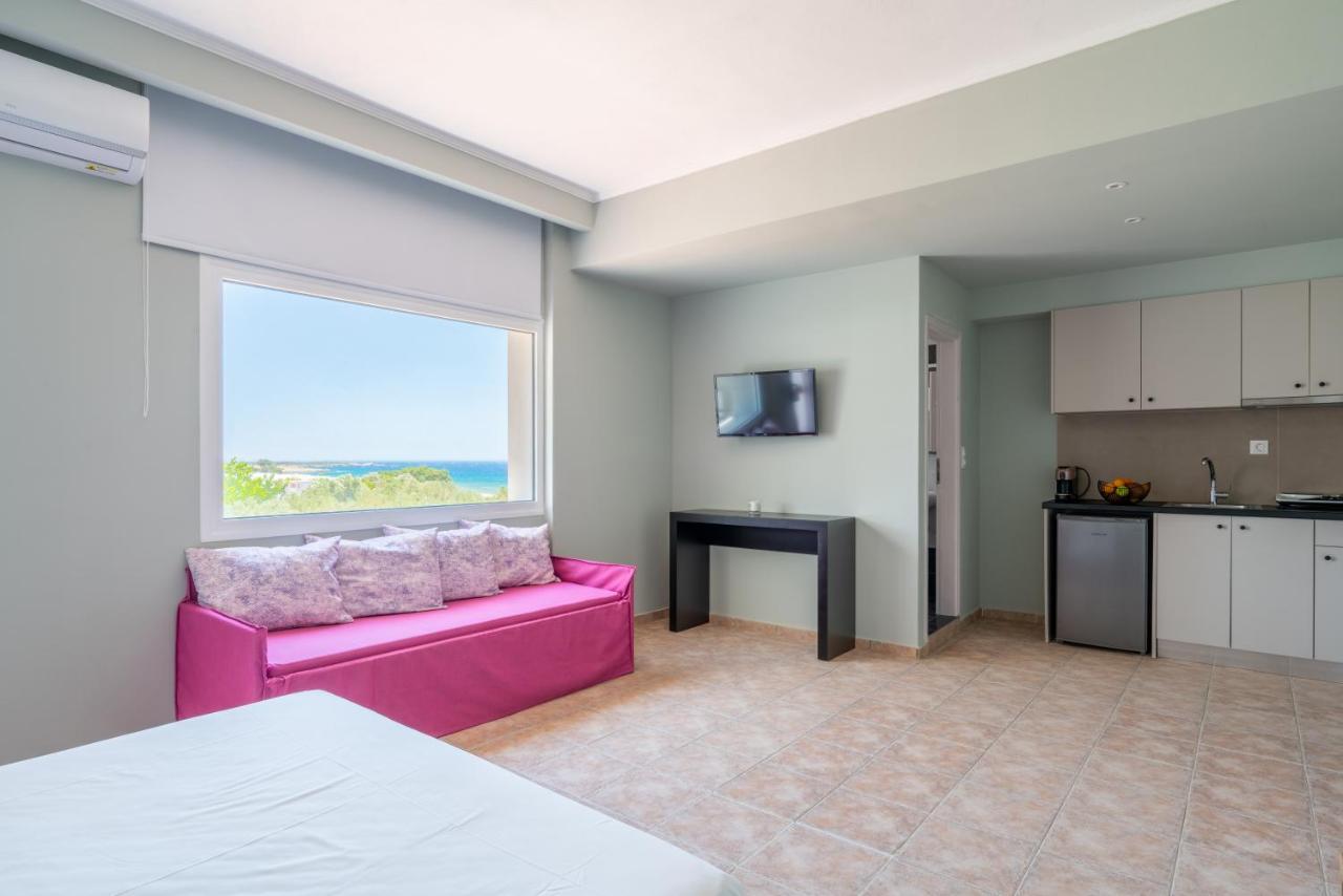 Serenity Hideaway Palaiochora Ngoại thất bức ảnh