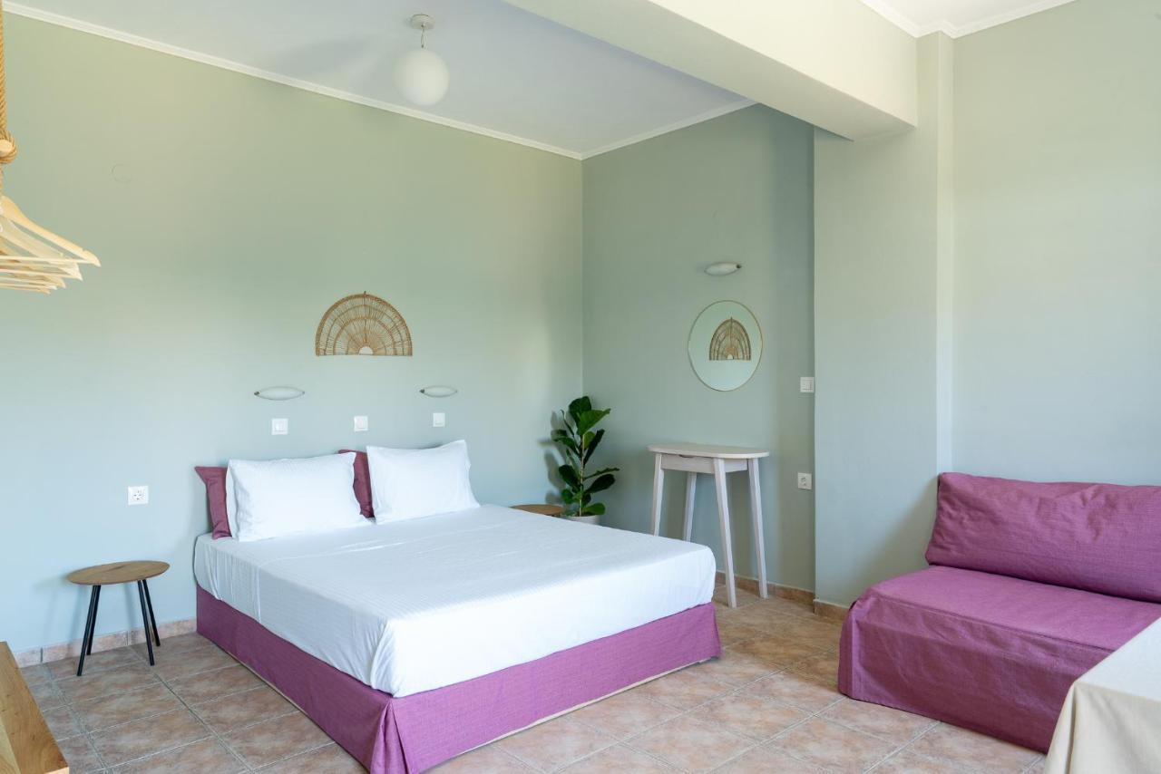 Serenity Hideaway Palaiochora Ngoại thất bức ảnh