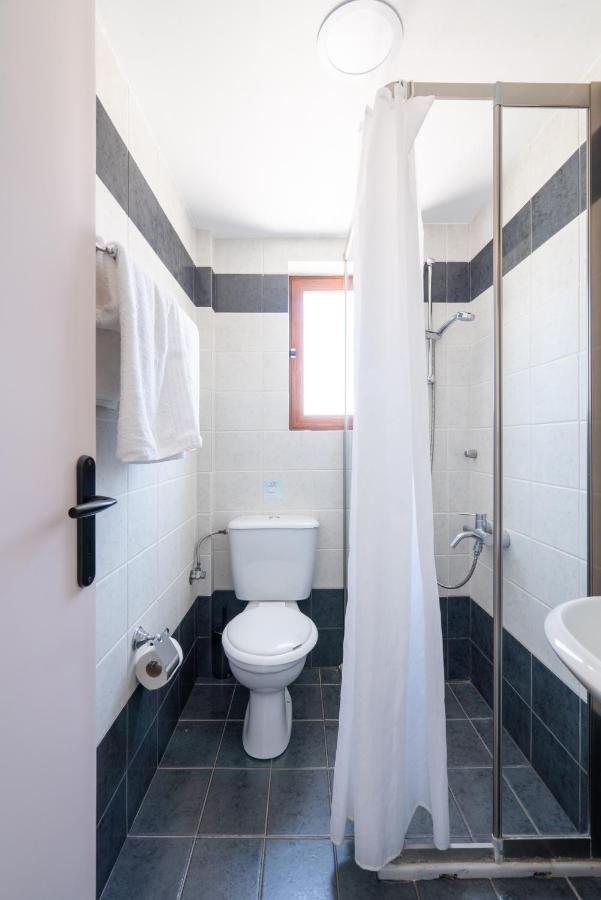 Serenity Hideaway Palaiochora Ngoại thất bức ảnh