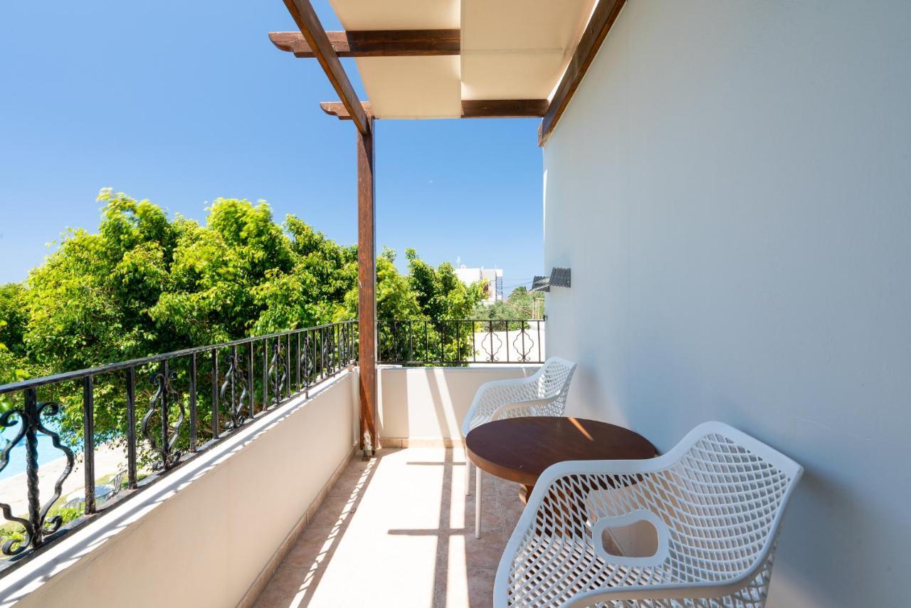 Serenity Hideaway Palaiochora Ngoại thất bức ảnh
