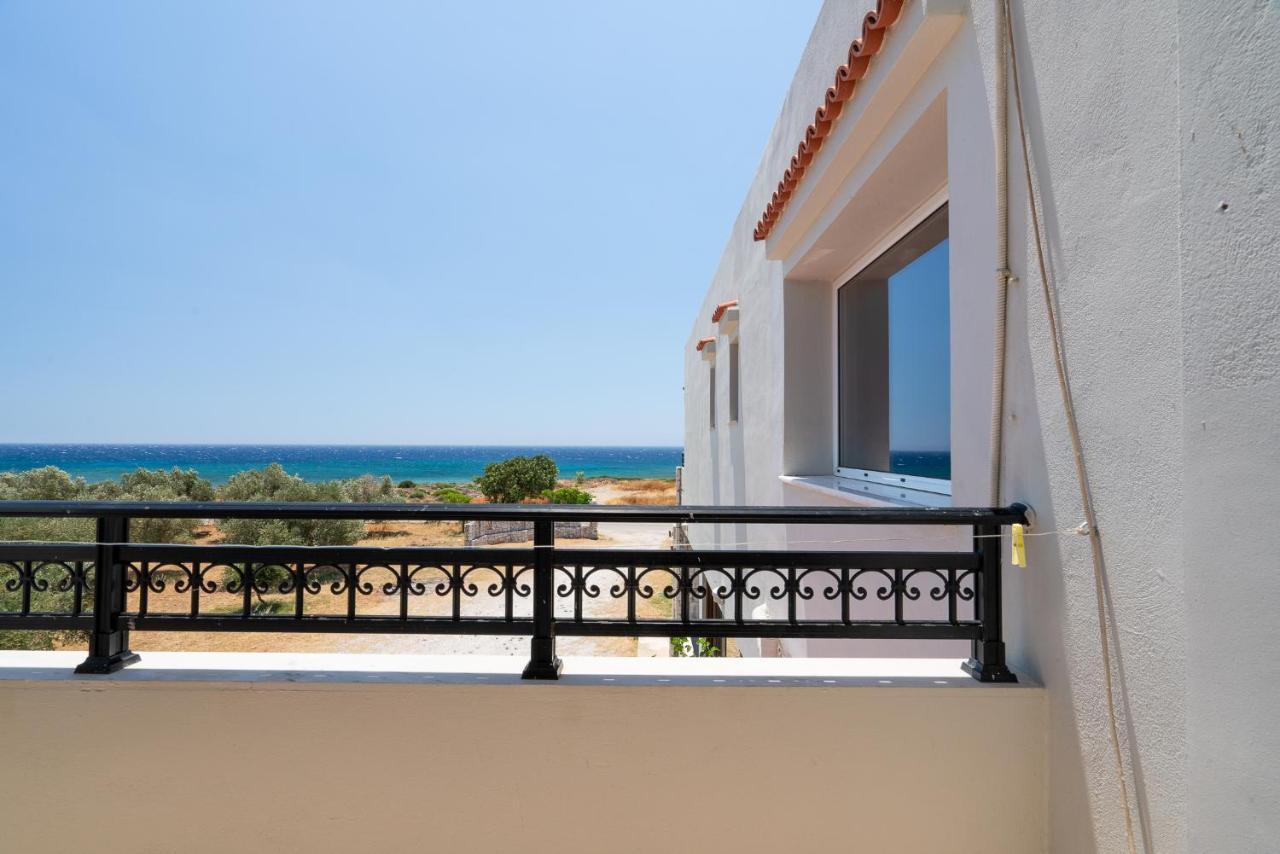 Serenity Hideaway Palaiochora Ngoại thất bức ảnh