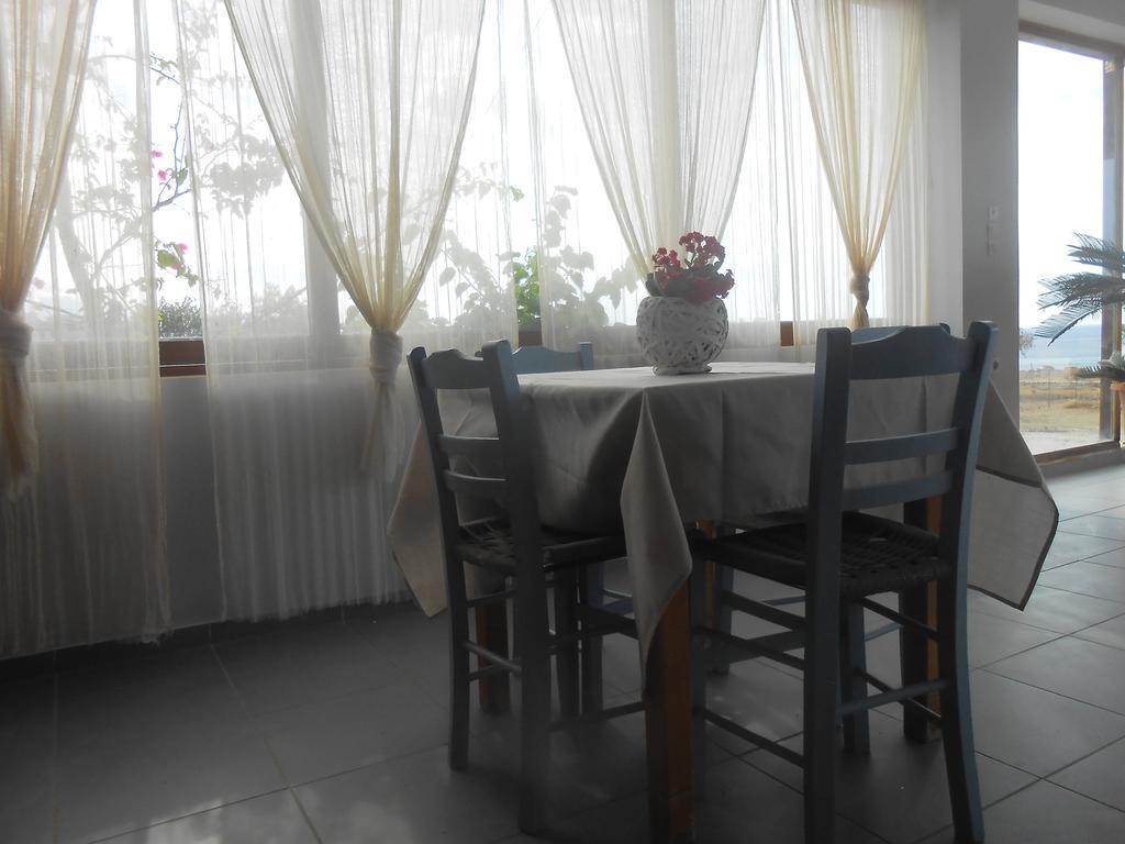 Serenity Hideaway Palaiochora Ngoại thất bức ảnh